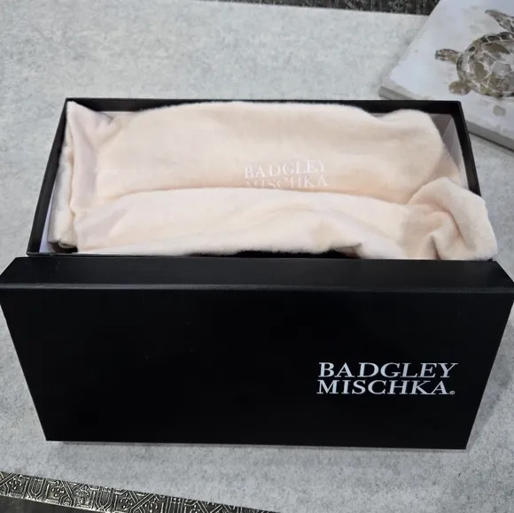 🐢 Badgley Mischia London Pearl Ankle Strap Flats Size 11
