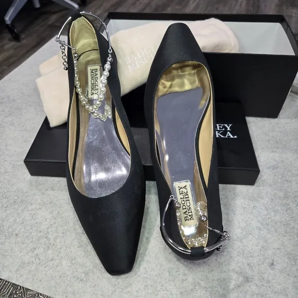 🐢 Badgley Mischia London Pearl Ankle Strap Flats Size 11