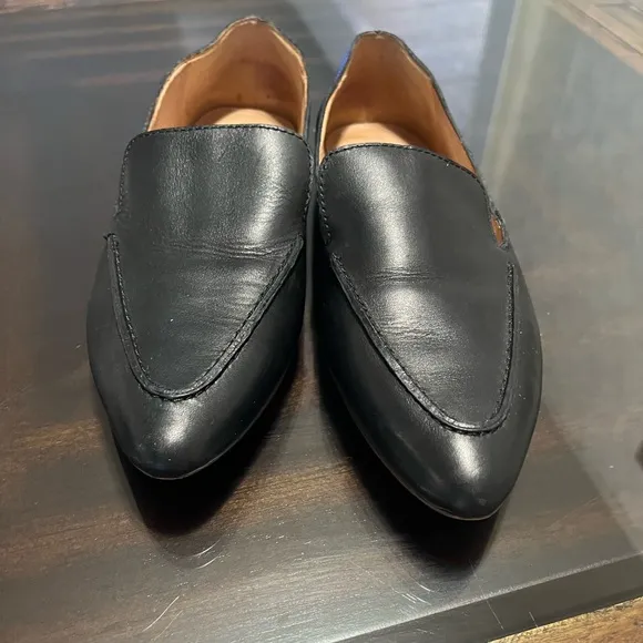 - Madewell The Frances Skimmers Black Leather Loafers Size 6