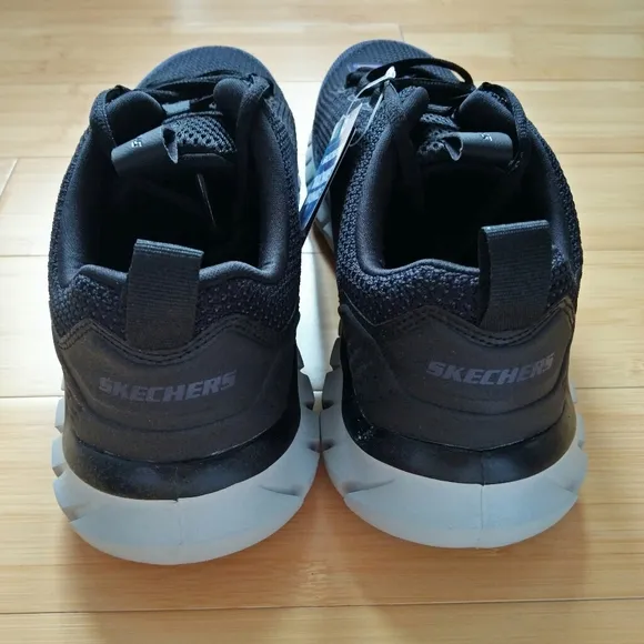 -NEW- Men's Skechers Overhaul - Landhedge Sneakers 11.5