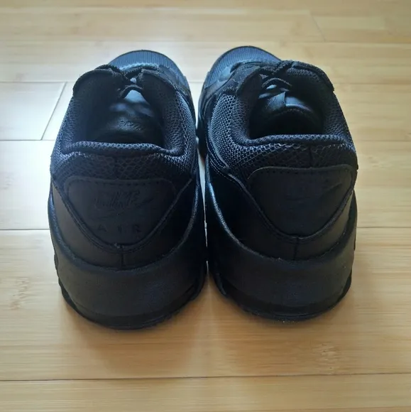 -NEW- Nike Air Max Excee Sneakers 2Y (Youth)