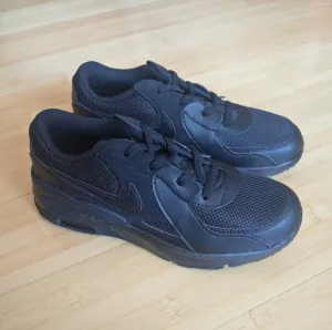 -NEW- Nike Air Max Excee Sneakers 2Y (Youth)