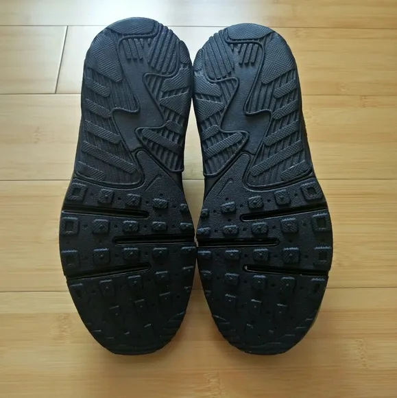 -NEW- Nike Air Max Excee Sneakers 2Y (Youth)