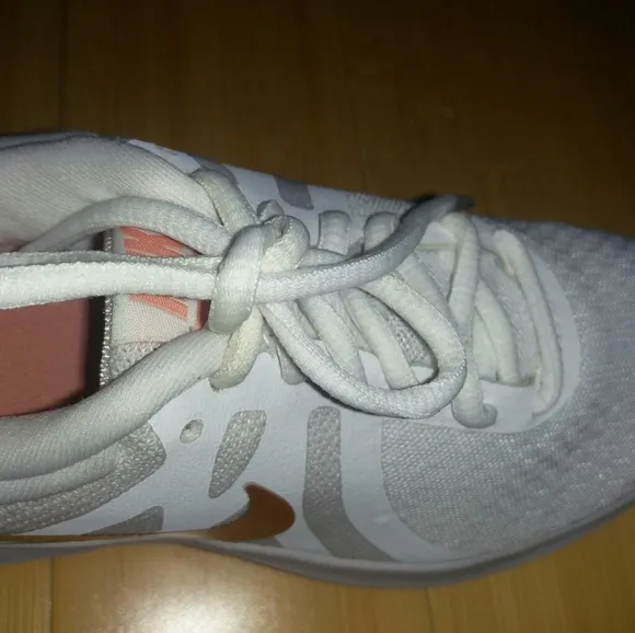 -NEW- Nike Revolution 4 Sneakers 6