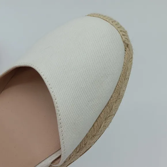🌟 NWOT Stuart Weitzman Crystal Buckle Espadrilles