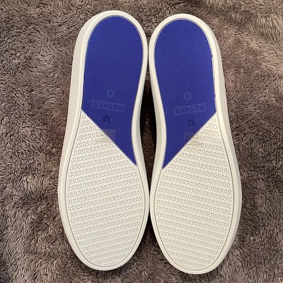 🆕 Rothy's White Terry Slip-On Sneakers Woman Size 9 *Retired Color/Design*