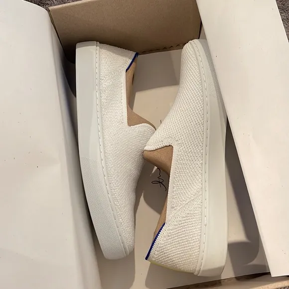 🆕 Rothy's White Terry Slip-On Sneakers Woman Size 9 *Retired Color/Design*