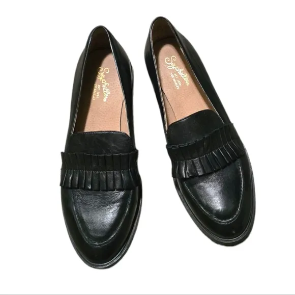 🐢 Seychelles Women’s Powerful Loafer black leather. Size 9
