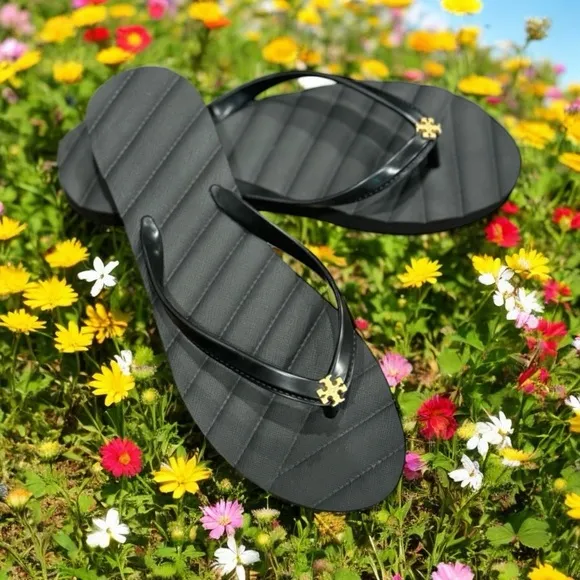 🆕 Tory Burch Kira  Flip Flops Black