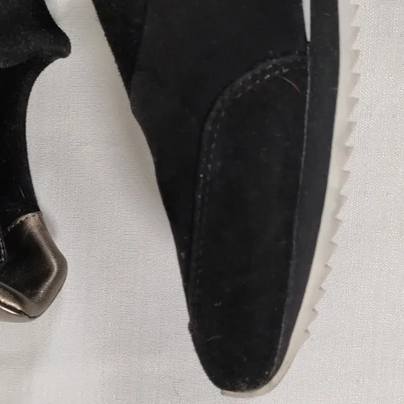 04400 Johnson &amp; Murphy black Kid Suede Jodi Stretch loafers 9