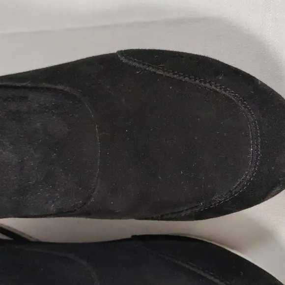 04400 Johnson &amp; Murphy black Kid Suede Jodi Stretch loafers 9