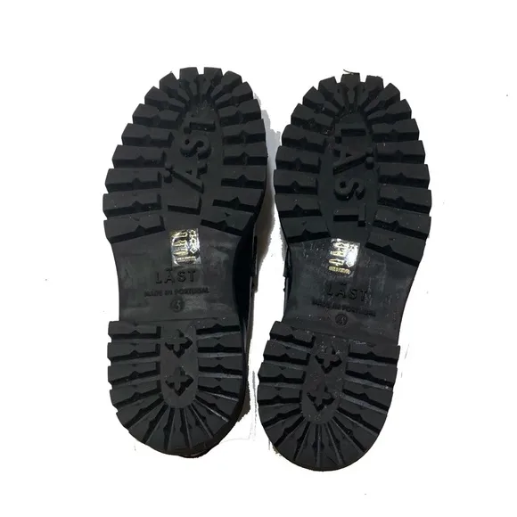 10 / LÄST Wome’s Leather Loafers