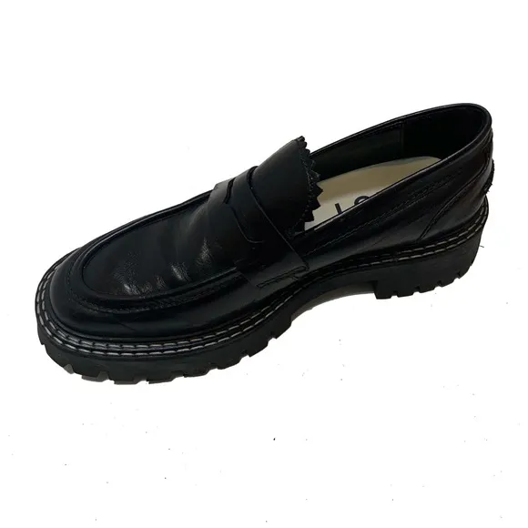 10 / LÄST Wome’s Leather Loafers