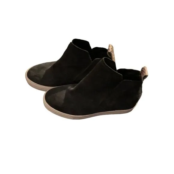 #121 DOLCE VITA Wylee Suede Sneakers