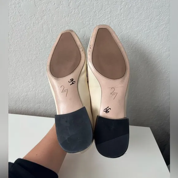 27 Edit Roxanne Black and Cream Loafers Size 10