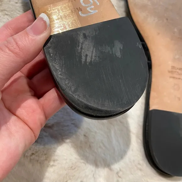 (6.5) Stuart Weitzman Leonita Black Smooth Calf Leather Slip-on Slide Sandals