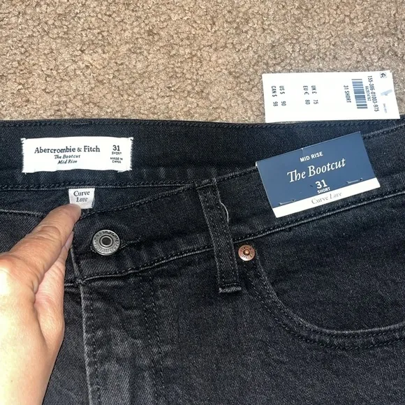 Abercrombie &amp; Fitch Curve Love Mid Rise The Bootcut Jean Black 31P 31S 31 Short