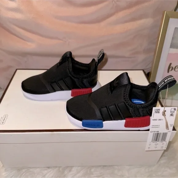 ADIDAS BLACK NMD 360 SLIP ON SNEAKERS. Kids size 6