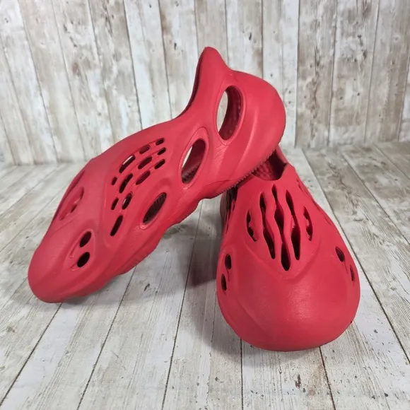 Adidas Foam Runner Slip On Clog Sandal Casual Comfort Slides Red 11US