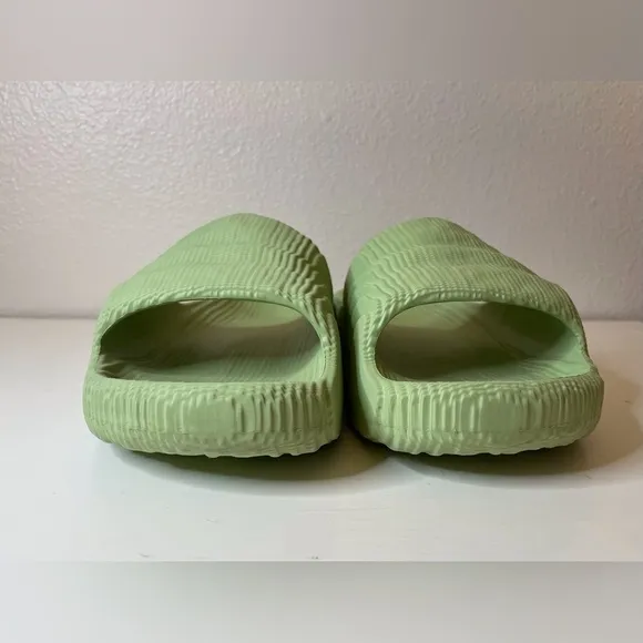 Adidas Men’s Adilette 22 Slides “Magic Lime” Slip On Sandals Size 10