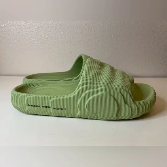 Adidas Men’s Adilette 22 Slides “Magic Lime” Slip On Sandals Size 10