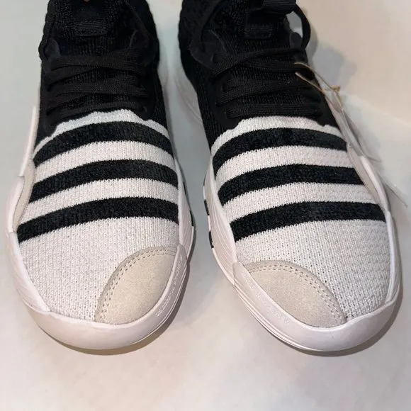 Adidas Mens Trae Young 2.0 Black White Sneakers, Size 10 NWT HO6477