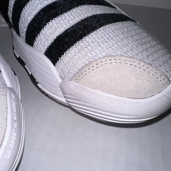 Adidas Mens Trae Young 2.0 Black White Sneakers, Size 10 NWT HO6477