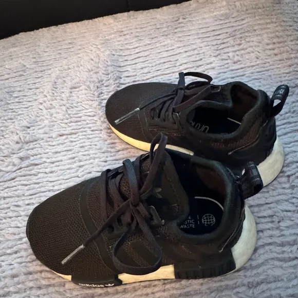 Adidas size 7 kids toddler sneakers Black NMD R1 mesh upper
