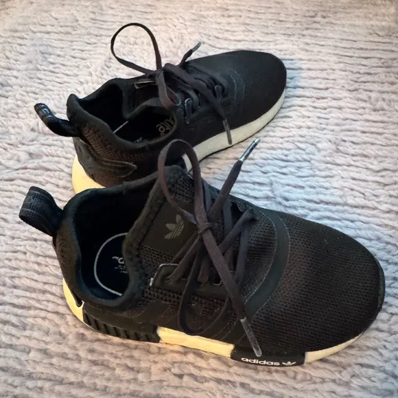 Adidas size 7 kids toddler sneakers Black NMD R1 mesh upper