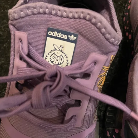 adidas Unisex-Child NMD_R1 Floral Size 3 Sneakers
