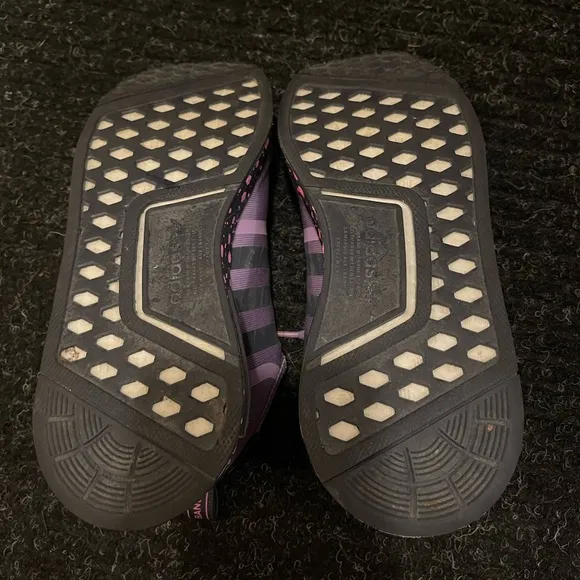 adidas Unisex-Child NMD_R1 Floral Size 3 Sneakers