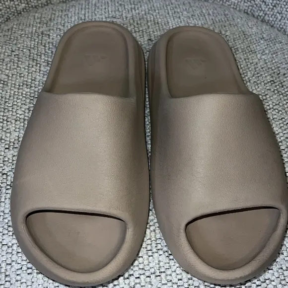 Adidas Yeezy Slides &quot;Pure&quot; Size 9 GW1934