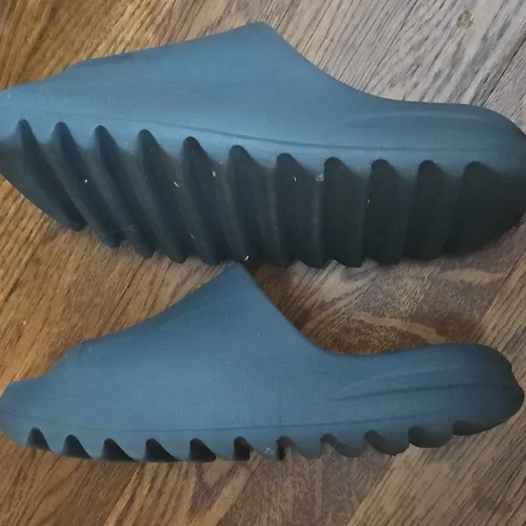 Adidas Yeezy Slides Blue