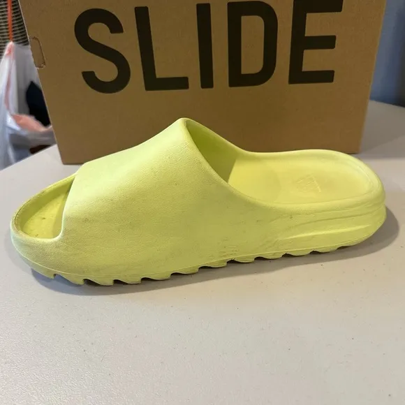 Adidas Yeezy Slides 'Glow Green'