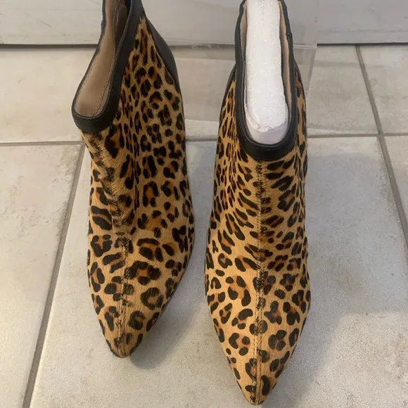 Adrienne Vittadini | Animal print calf hair heeled ankle boots size 8