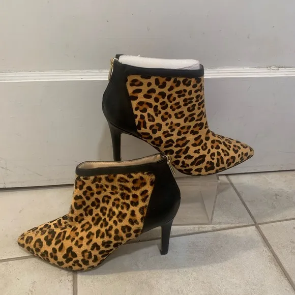 Adrienne Vittadini | Animal print calf hair heeled ankle boots size 8