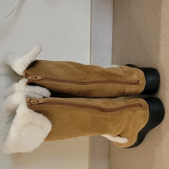 AEROSOLES TAN SUEDE BOOTS (sz 6-1/2)