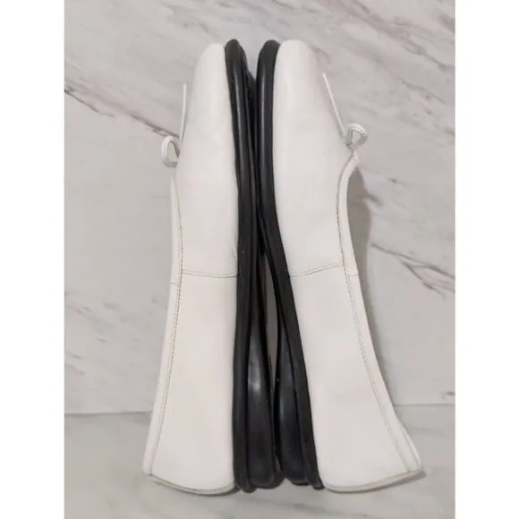 Aerosoles Women's White Solid White Slip-On Leather Flats Shoe Size 8.5
