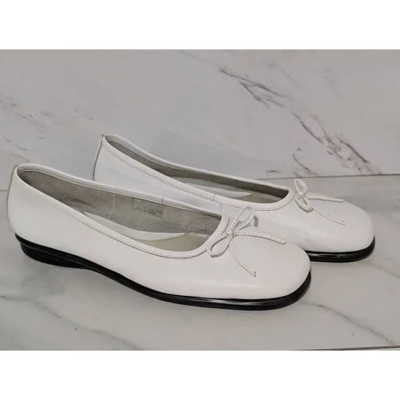 Aerosoles Women's White Solid White Slip-On Leather Flats Shoe Size 8.5