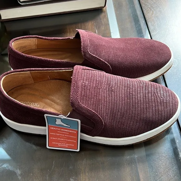 Aetrex  Kenzie Slip-On Comfort Sneaker