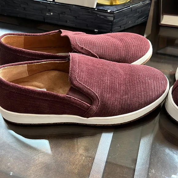Aetrex  Kenzie Slip-On Comfort Sneaker