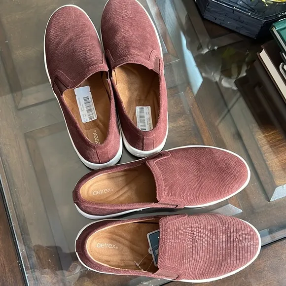 Aetrex  Kenzie Slip-On Comfort Sneaker