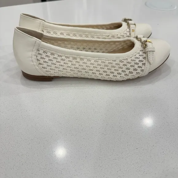 AGL Cream Flats with Textured Bow Design