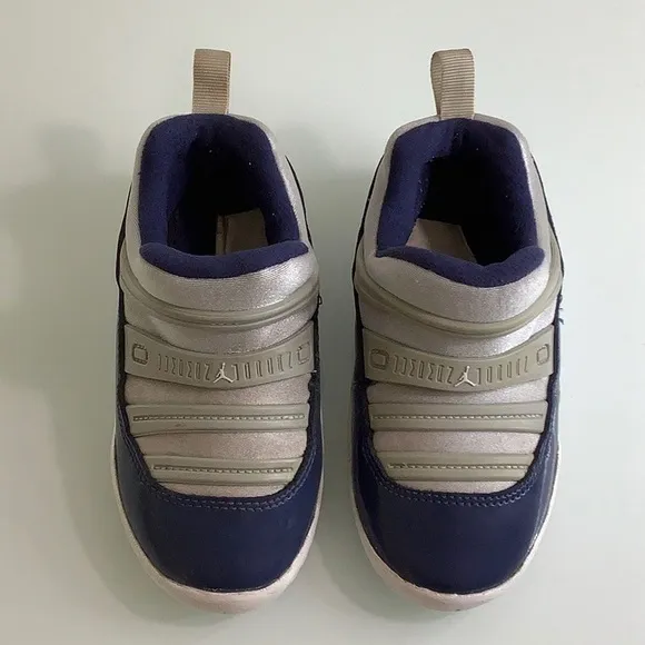 Air Jordan Nike Air Jordan Retro 11 easy on easy off slip on sneakers SZ 9C kids
