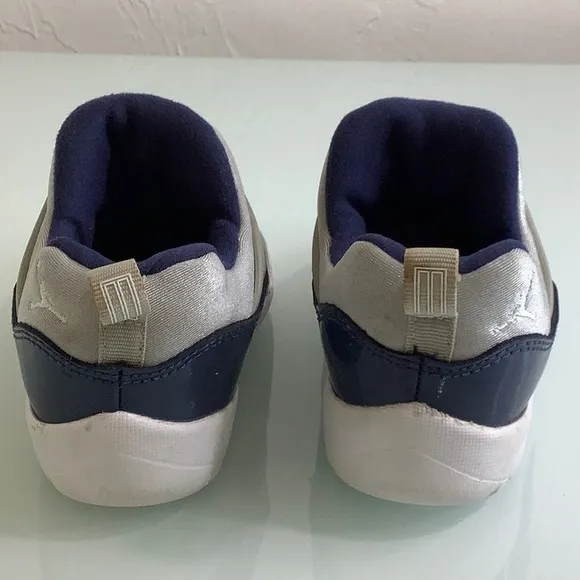 Air Jordan Nike Air Jordan Retro 11 easy on easy off slip on sneakers SZ 9C kids