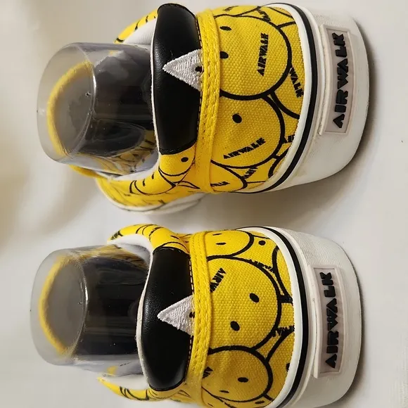 Airwalk Smiley Face Waride Yellow Black Slip-on sneakers (m size 9.5)