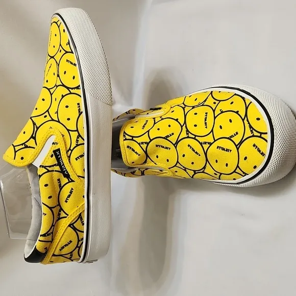 Airwalk Smiley Face Waride Yellow Black Slip-on sneakers (m size 9.5)