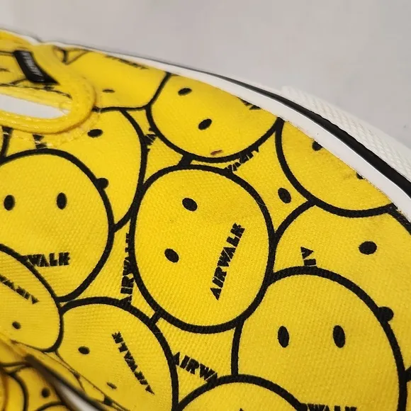 Airwalk Smiley Face Waride Yellow Black Slip-on sneakers (m size 9.5)