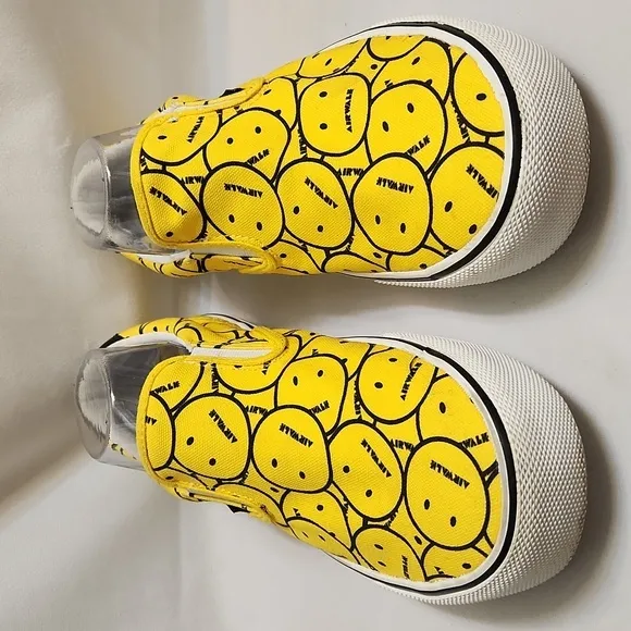 Airwalk Smiley Face Waride Yellow Black Slip-on sneakers (m size 9.5)