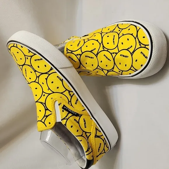 Airwalk Smiley Face Waride Yellow Black Slip-on sneakers (m size 9.5)